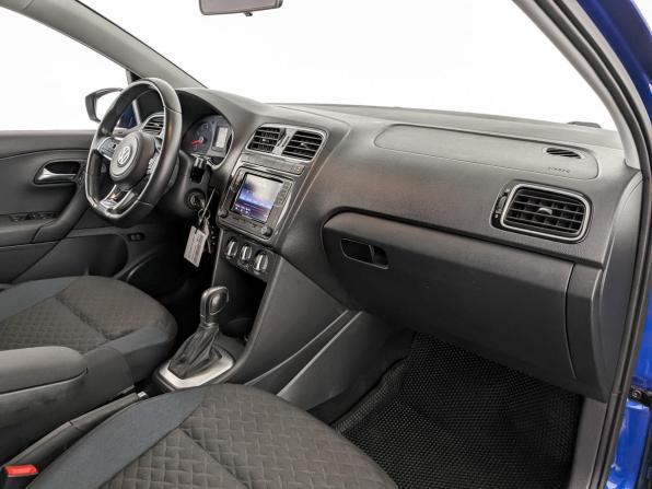 Volkswagen Polo V Рестайлинг с пробегом 2020 года, цена 1 425 000 рублей, 66754 км, седан, Автокод Объявления