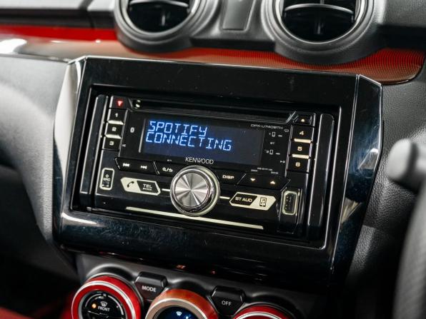 Suzuki Swift V с пробегом 2019 года, цена 1 330 000 рублей, 133500 км, хэтчбек, Автокод Объявления