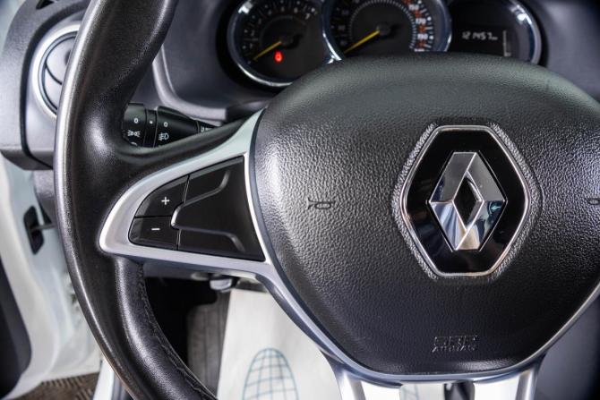 Renault Logan II Рестайлинг с пробегом 2022 года, цена 1 559 000 рублей, 122000 км, седан, Автокод Объявления