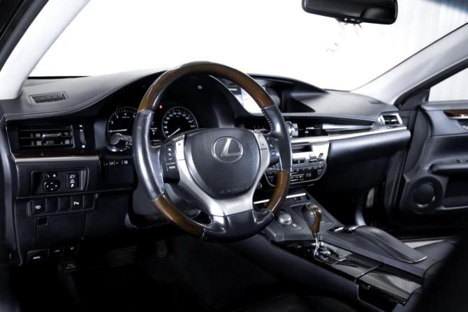 Lexus ES VI с пробегом 2013 года, цена 2 050 000 рублей, 255978 км, седан, Автокод Объявления