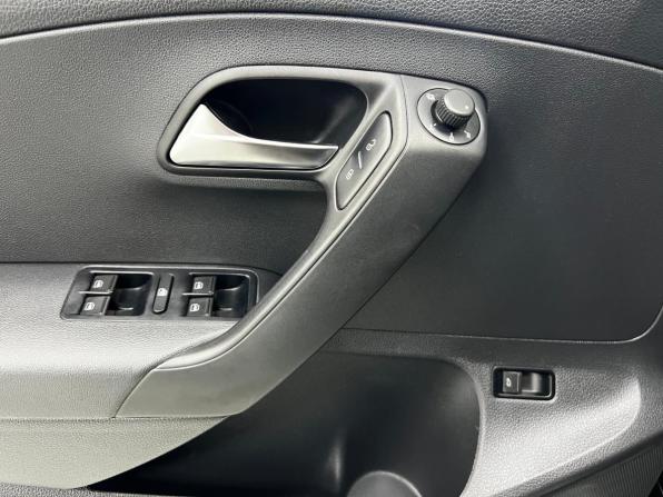 Volkswagen Polo V Рестайлинг с пробегом 2018 года, цена 1 370 000 рублей, 78000 км, седан, Автокод Объявления