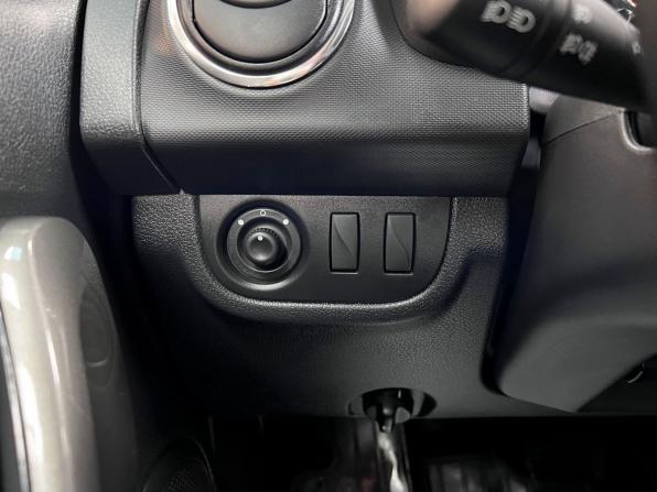 Renault Logan II Рестайлинг с пробегом 2019 года, цена 1 325 000 рублей, 53002 км, седан, Автокод Объявления