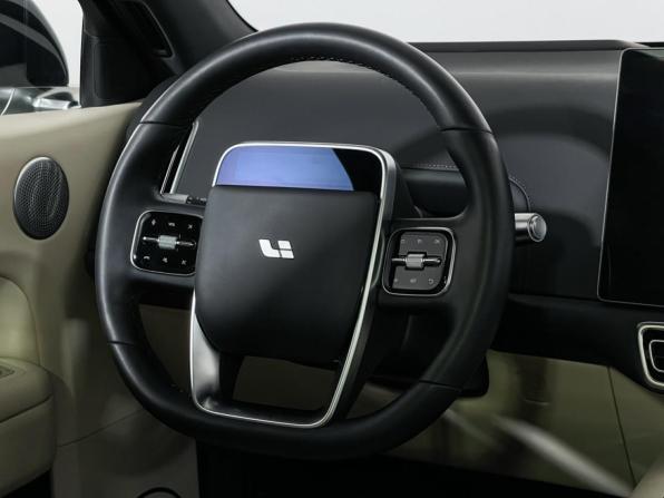 Li Auto (Lixiang) L6 I с пробегом 2024 года, цена 5 500 000 рублей, 19000 км, внедорожник, Автокод Объявления