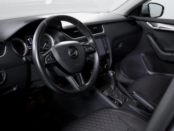 Skoda Octavia III (A7) Рестайлинг с пробегом 2017 года, цена 2 098 000 рублей, 78237 км, лифтбек, Автокод Объявления