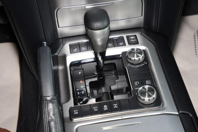 Toyota Land Cruiser 200 Series Рестайлинг 2 с пробегом 2016 года, цена 5 979 000 рублей, 135300 км, внедорожник, Автокод Объявления