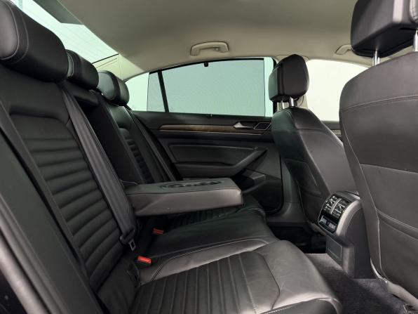 Volkswagen Passat B8 с пробегом 2016 года, цена 2 050 000 рублей, 134060 км, седан, Автокод Объявления