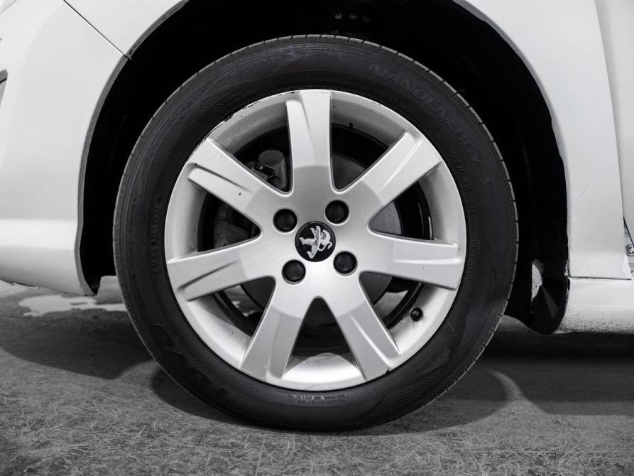 Peugeot 408 I Иркутск  - изображение 20