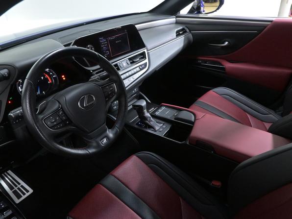 Lexus ES VII Рестайлинг с пробегом 2022 года, цена 4 800 000 рублей, 30400 км, седан, Автокод Объявления