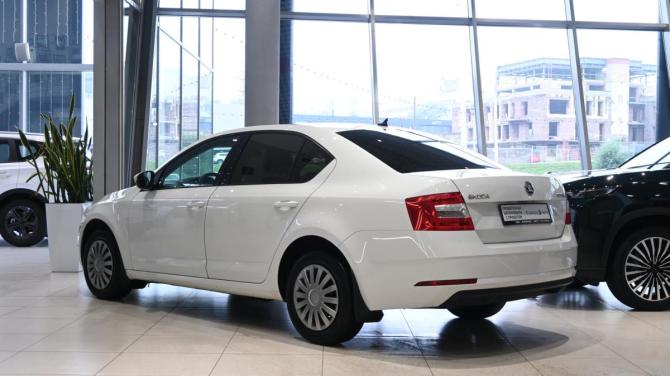 Skoda Octavia III (A7) Рестайлинг с пробегом 2017 года, цена 1 495 000 рублей, 128961 км, лифтбек, Автокод Объявления