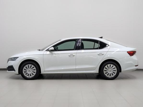 Skoda Octavia IV (A8) с пробегом 2021 года, цена 2 320 000 рублей, 94965 км, лифтбек, Автокод Объявления
