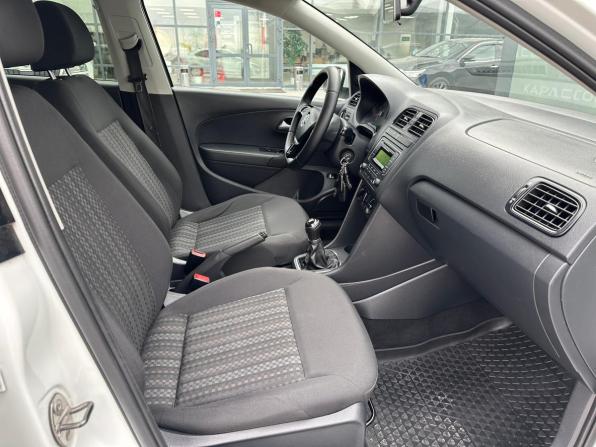 Volkswagen Polo V Рестайлинг с пробегом 2018 года, цена 960 000 рублей, 115579 км, седан, Автокод Объявления