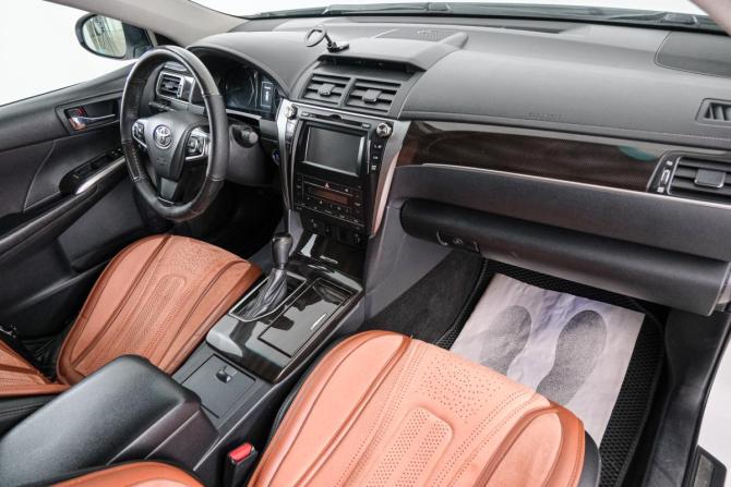 Toyota Camry VII (XV50) Рестайлинг с пробегом 2016 года, цена 1 649 000 рублей, 275000 км, седан, Автокод Объявления