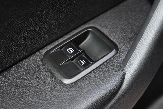 Skoda Yeti I Рестайлинг с пробегом 2015 года, цена 999 000 рублей, 202590 км, внедорожник, Автокод Объявления