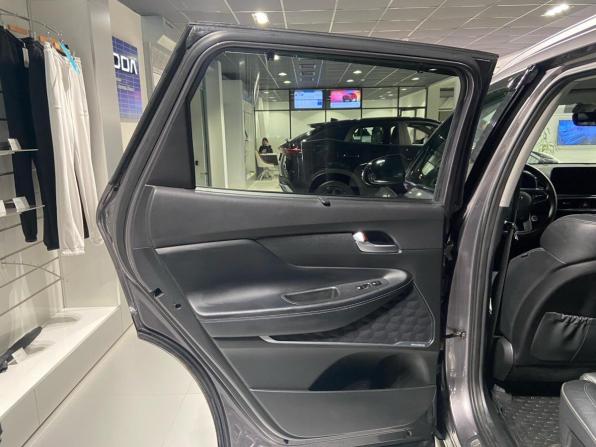 Hyundai Santa Fe IV Рестайлинг с пробегом 2021 года, цена 3 750 000 рублей, 93190 км, внедорожник, Автокод Объявления