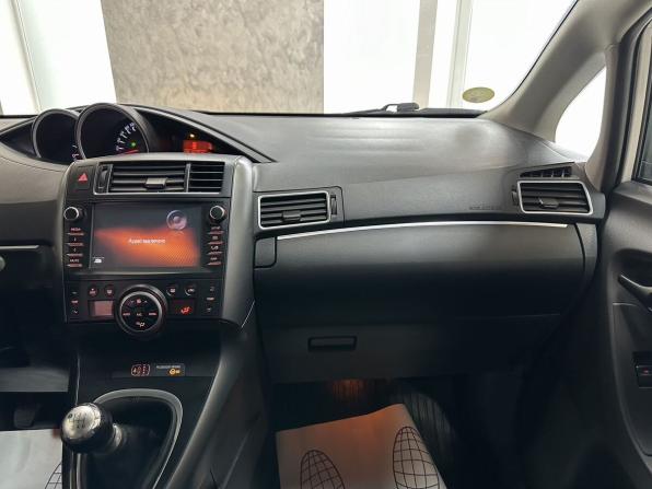 Toyota Verso I Рестайлинг с пробегом 2016 года, цена 1 399 000 рублей, 135105 км, компактвэн, Автокод Объявления