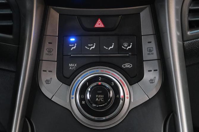 Hyundai Elantra V (MD) с пробегом 2012 года, цена 919 000 рублей, 260000 км, седан, Автокод Объявления
