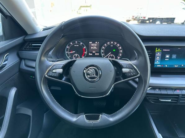 Skoda Octavia IV (A8) с пробегом 2021 года, цена 2 279 000 рублей, 69436 км, лифтбек, Автокод Объявления