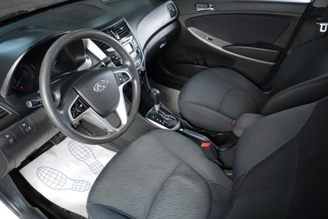 Hyundai Solaris I с пробегом 2013 года, цена 749 000 рублей, 204000 км, седан, Автокод Объявления