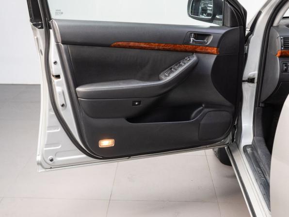 Toyota Avensis II с пробегом 2005 года, цена 700 000 рублей, 195272 км, седан, Автокод Объявления