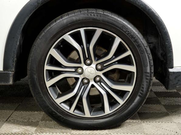 Mitsubishi Outlander III Рестайлинг 2 с пробегом 2015 года, цена 1 348 000 рублей, 238094 км, внедорожник, Автокод Объявления
