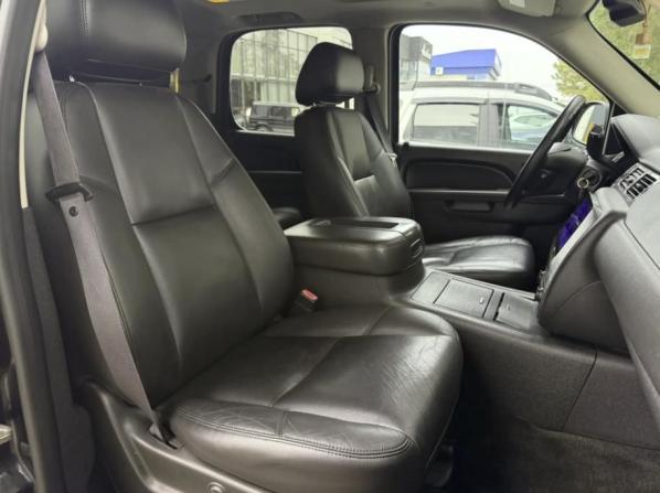 Chevrolet Tahoe III с пробегом 2011 года, цена 1 690 000 рублей, 215052 км, внедорожник, Автокод Объявления