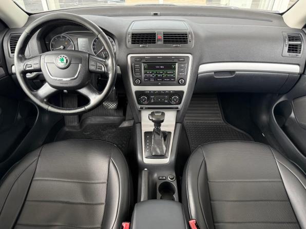 Skoda Octavia II (A5) Рестайлинг с пробегом 2013 года, цена 799 000 рублей, 244000 км, лифтбек, Автокод Объявления