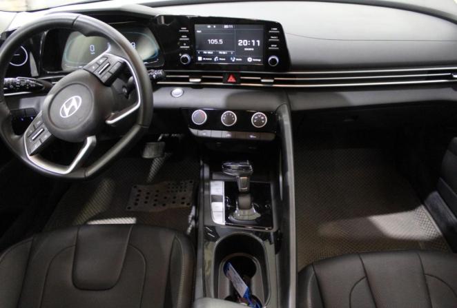 Hyundai Elantra VII (CN7) Рестайлинг с пробегом 2023 года, цена 2 195 000 рублей, 25180 км, седан, Автокод Объявления