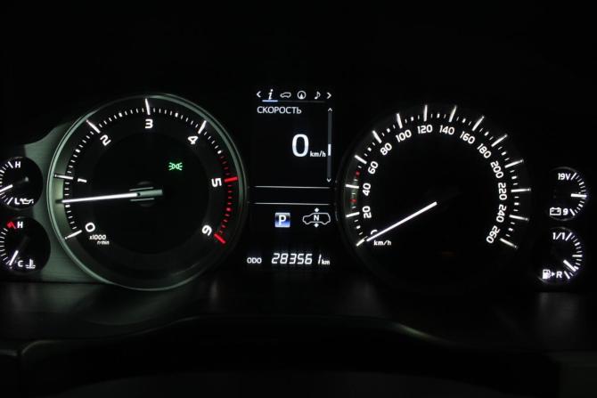 Toyota Land Cruiser 200 Series Рестайлинг 2 с пробегом 2018 года, цена 6 250 000 рублей, 283500 км, внедорожник, Автокод Объявления