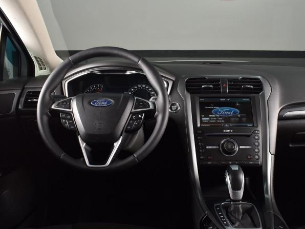 Ford Mondeo V с пробегом 2016 года, цена 1 324 995 рублей, 308141 км, седан, Автокод Объявления