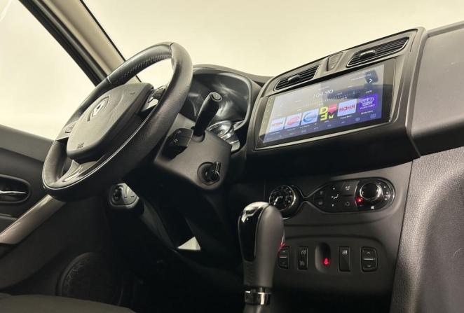 Renault Sandero II с пробегом 2018 года, цена 950 000 рублей, 137018 км, хэтчбек, Автокод Объявления