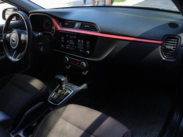 Kia Rio IV Рестайлинг с пробегом 2021 года, цена 1 850 000 рублей, 60061 км, хэтчбек, Автокод Объявления