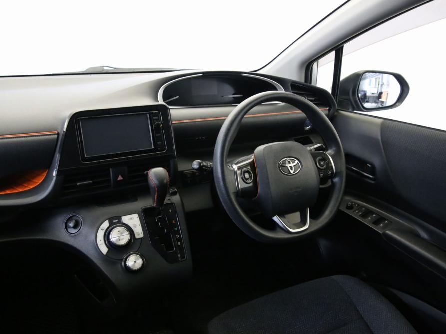 Toyota Sienta II Санкт-Петербург  - изображение 14