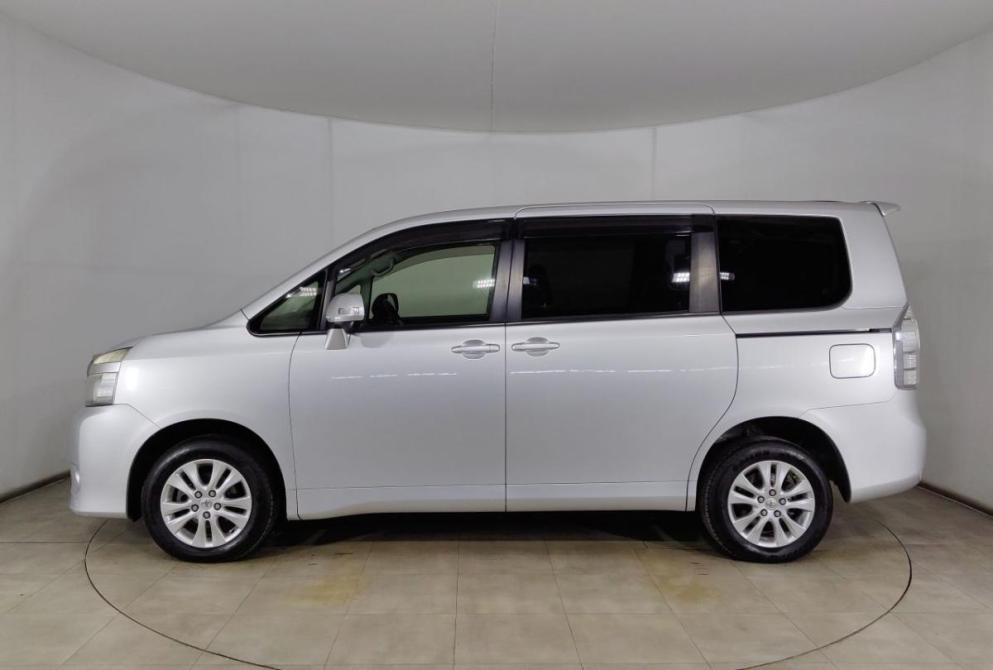 Toyota Voxy II (R70) Рестайлинг Волгоград  - изображение 8