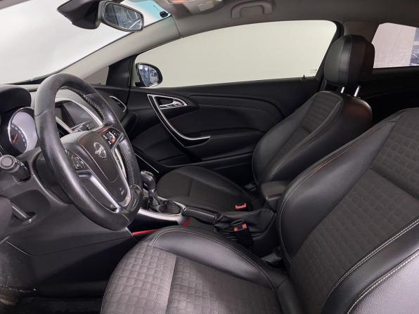 Opel Astra J Рестайлинг с пробегом 2012 года, цена 780 000 рублей, 228677 км, хэтчбек, Автокод Объявления