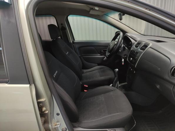 Renault Sandero II с пробегом 2015 года, цена 710 000 рублей, 102000 км, хэтчбек, Автокод Объявления