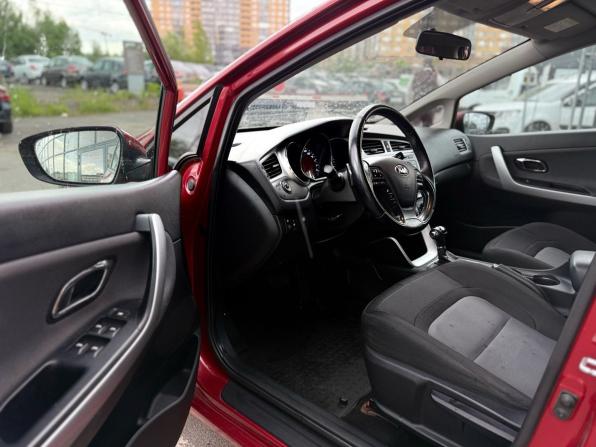 Kia Ceed II Рестайлинг с пробегом 2015 года, цена 1 035 000 рублей, 188377 км, хэтчбек, Автокод Объявления
