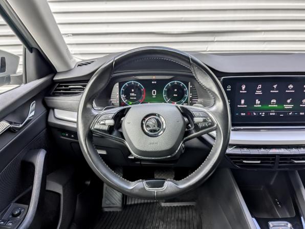 Skoda Octavia IV (A8) с пробегом 2021 года, цена 2 400 000 рублей, 75851 км, лифтбек, Автокод Объявления