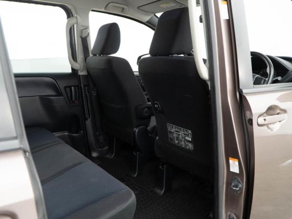 Toyota Noah III (R80) с пробегом 2017 года, цена 1 718 888 рублей, 187178 км, минивэн, Автокод Объявления