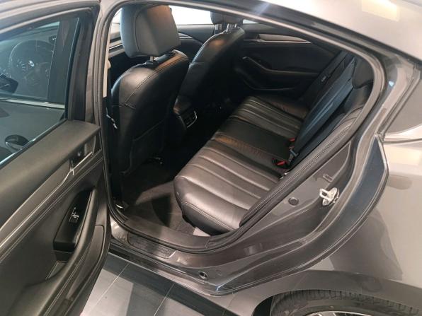 Mazda 6 III (GJ) Рестайлинг 2 с пробегом 2018 года, цена 1 699 000 рублей, 244905 км, седан, Автокод Объявления