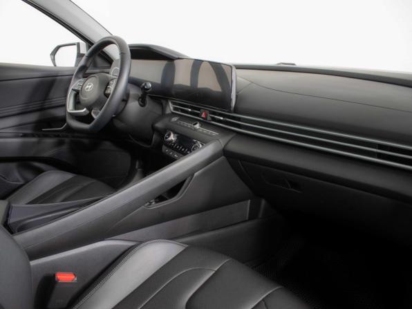 Hyundai Elantra VII (CN7) Рестайлинг с пробегом 2024 года, цена 2 565 000 рублей, 25950 км, седан, Автокод Объявления