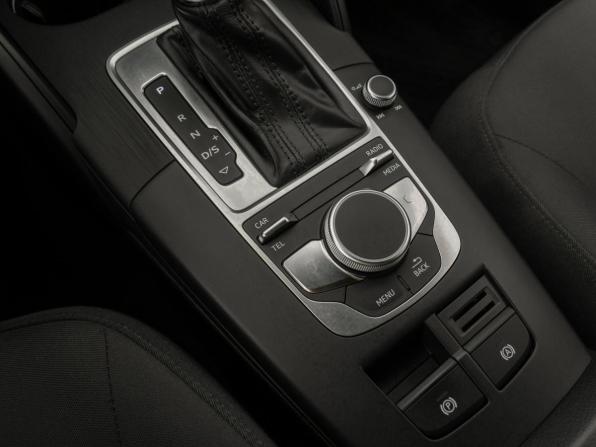 Audi A3 III (8V) Рестайлинг с пробегом 2016 года, цена 1 860 000 рублей, 70002 км, седан, Автокод Объявления