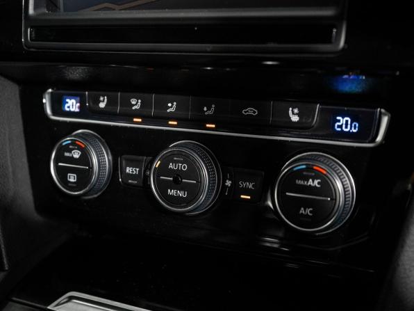 Volkswagen Passat B8 с пробегом 2015 года, цена 1 800 000 рублей, 55168 км, универсал, Автокод Объявления