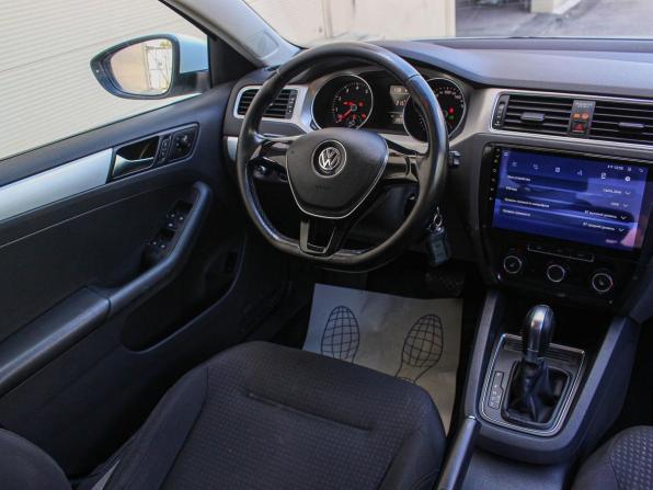Volkswagen Jetta VI Рестайлинг с пробегом 2017 года, цена 1 331 800 рублей, 128000 км, седан, Автокод Объявления