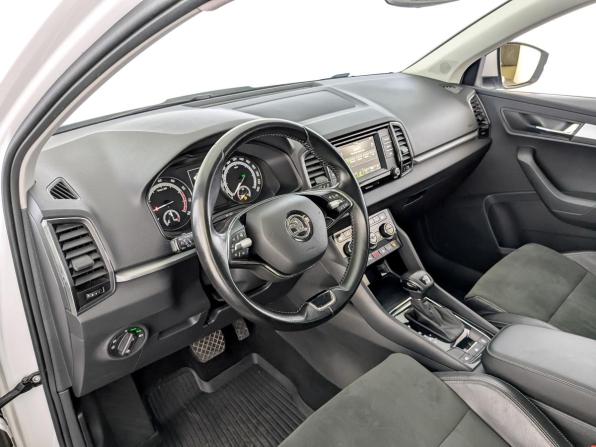 Skoda Karoq I с пробегом 2020 года, цена 2 100 000 рублей, 157099 км, внедорожник, Автокод Объявления