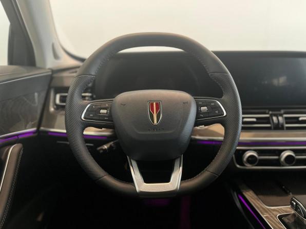 Hongqi HS5 I Рестайлинг с пробегом 2025 года, цена 3 850 000 рублей, 1543 км, внедорожник, Автокод Объявления