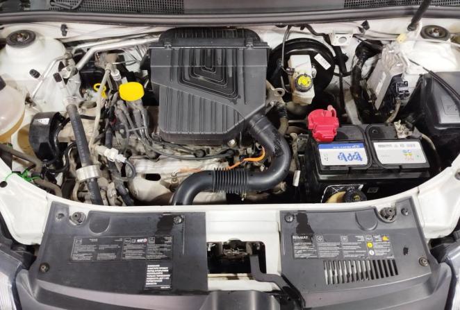 Renault Logan II с пробегом 2015 года, цена 890 000 рублей, 69637 км, седан, Автокод Объявления