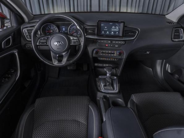 Kia Ceed III с пробегом 2019 года, цена 1 704 000 рублей, 66947 км, хэтчбек, Автокод Объявления