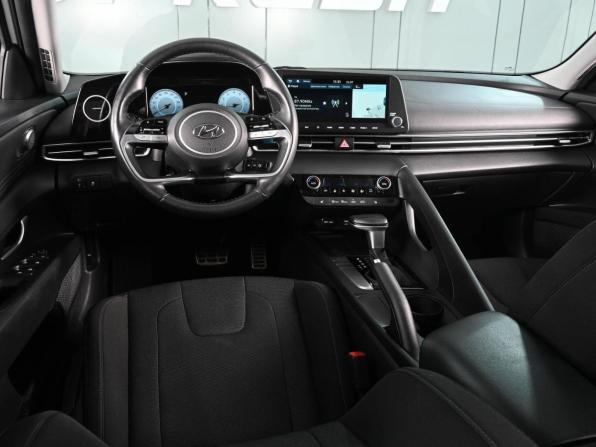 Hyundai Elantra VII (CN7) с пробегом 2022 года, цена 2 099 000 рублей, 76036 км, седан, Автокод Объявления