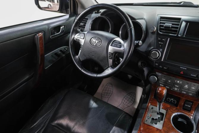 Toyota Highlander II (XU40) Рестайлинг с пробегом 2013 года, цена 2 379 000 рублей, 280000 км, внедорожник, Автокод Объявления