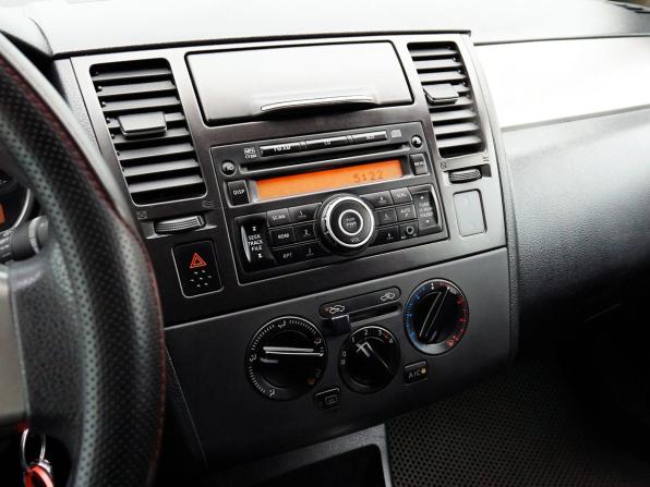 Nissan Tiida I Рестайлинг с пробегом 2011 года, цена 730 000 рублей, 176177 км, хэтчбек, Автокод Объявления